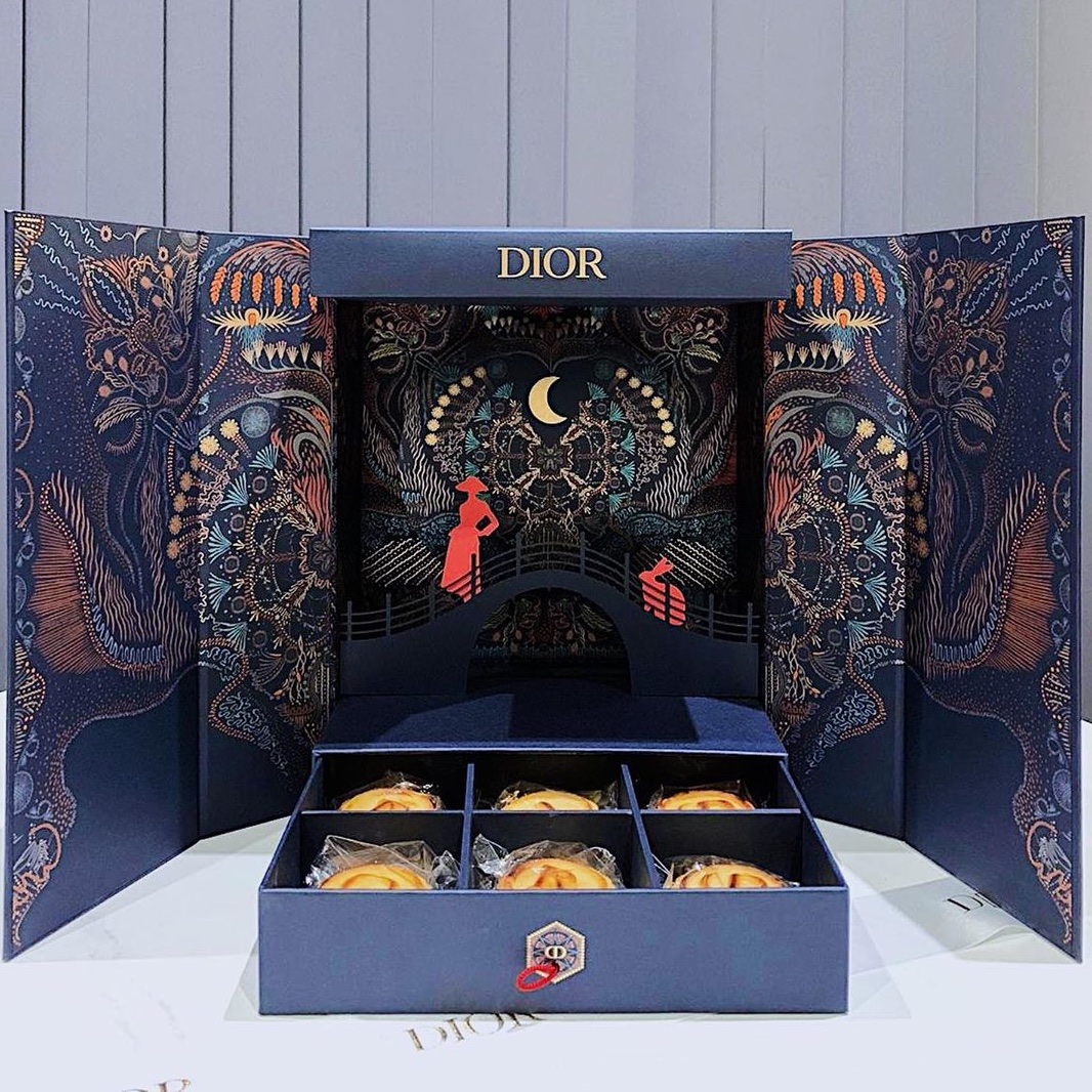 Hypebae on Instagram We rounded up some of the most luxurious mooncake  packaging from brands like versace gucci louisvuitton and more Peep  exclusive